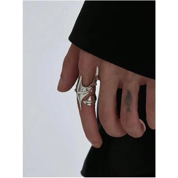 Futuristic Silver Spike Ring | Adjustable Punk Gothic Armor Claw Jewelry - Picture 7 of 7